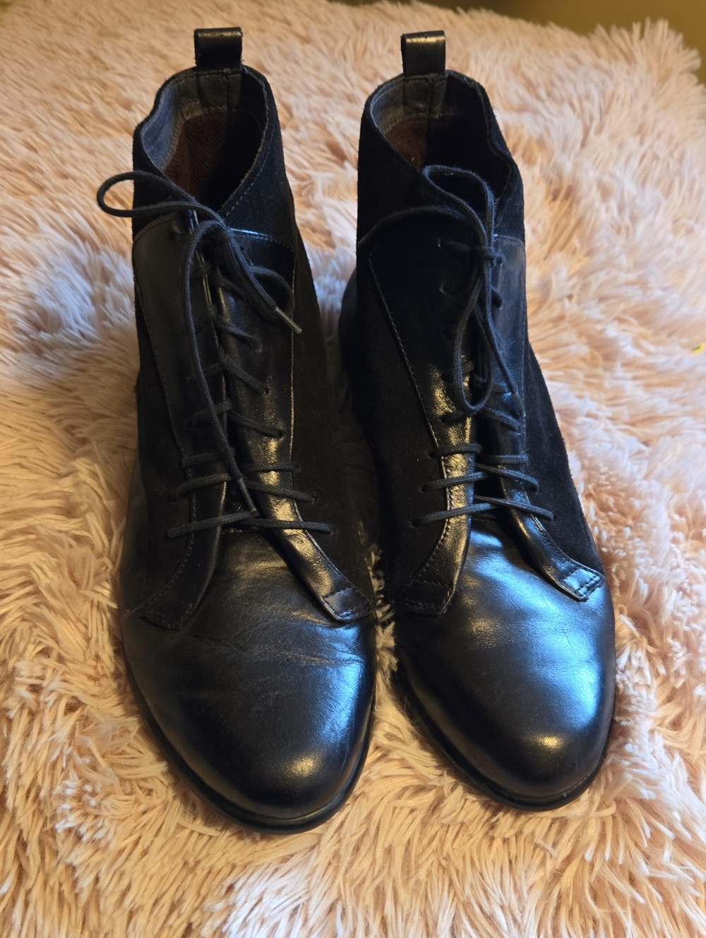 NAOT Women's Size 40 Black Leather & Suede Lace-Up Chukka Boots
